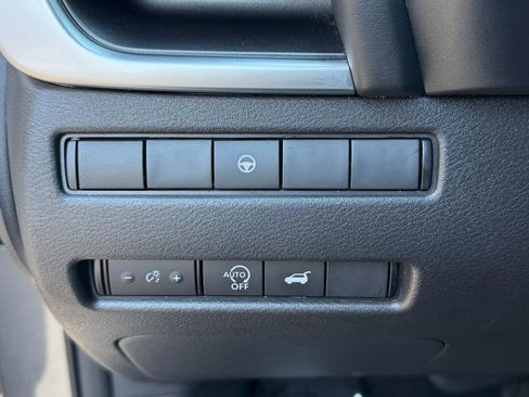 Used 2024 Nissan Rogue SV image 25