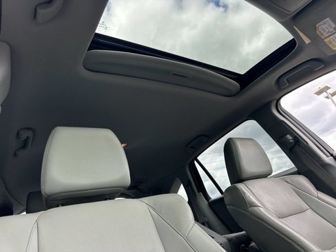 Used 2017 Acura RDX AWD w/ Technology Package image 16
