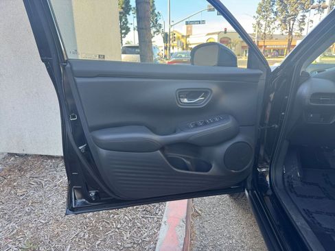 Used 2025 Honda HR-V LX image 18