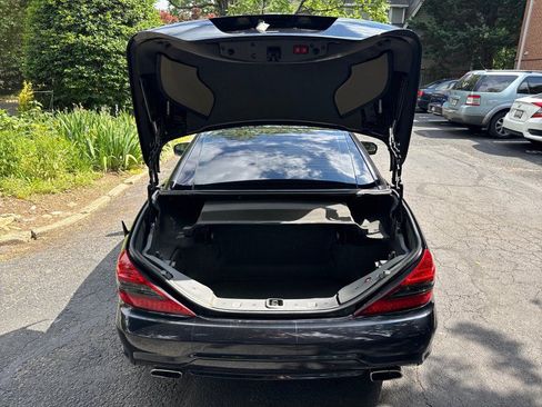 Used 2011 Mercedes-Benz SL 550 image 32