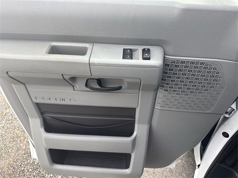 Used 2011 Ford E-350 and Econoline 350 XL w/ Interior Upgrade Pkg image 13