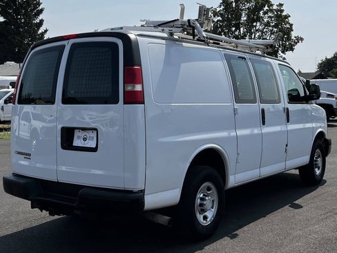 Used 2015 Chevrolet Express 2500 RWD image 5