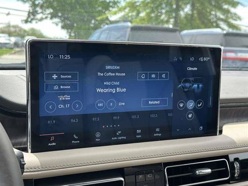 Used 2022 Lincoln Nautilus Reserve AWD/4WD image 19