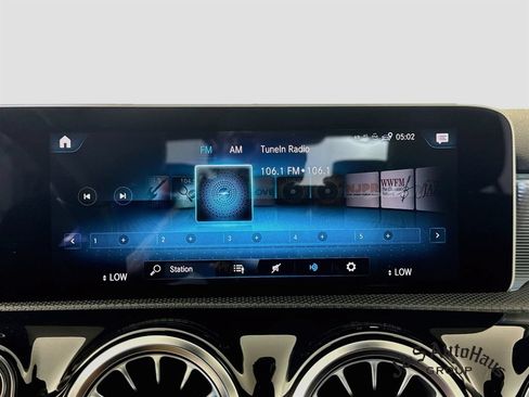 Used 2019 Mercedes-Benz A 220 w/ Premium Package image 17