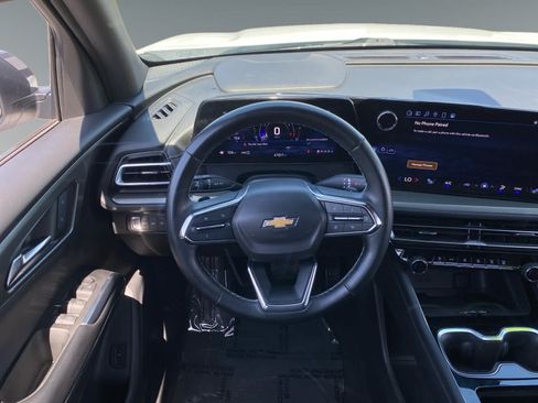 Used 2024 Chevrolet Traverse LT AWD/4WD image 12