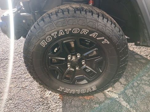 Used 2020 Jeep Gladiator Sport w/ Quick Order Package 24S image 59