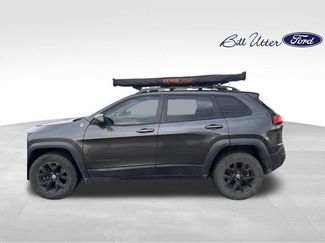 Used 2015 Jeep Cherokee Trailhawk w/ Comfort/Convenience Group AWD/4WD video 2