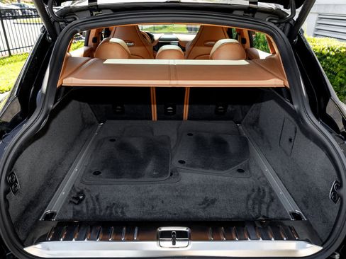 Used 2025 Aston Martin DBX 707 image 61