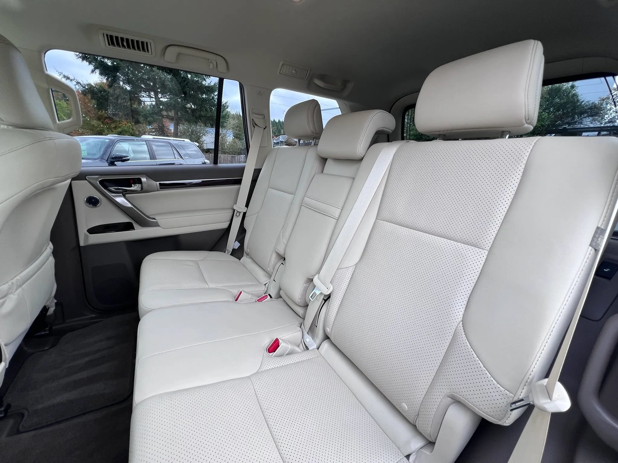 Used 2014 Lexus GX 460 Luxury AWD/4WD image 36