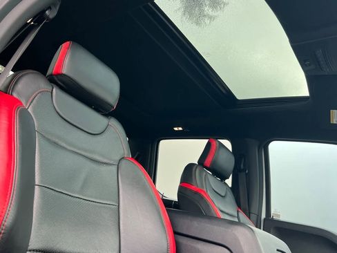 Used 2017 Ford F150 Raptor w/ Equipment Group 801A Mid image 17