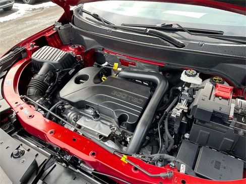 Used 2025 Chevrolet Equinox ACTIV w/ Safety and Technology Package image 30