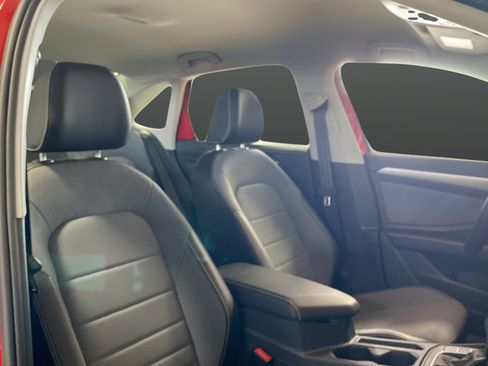 Used 2025 Volkswagen Jetta SE FWD image 24