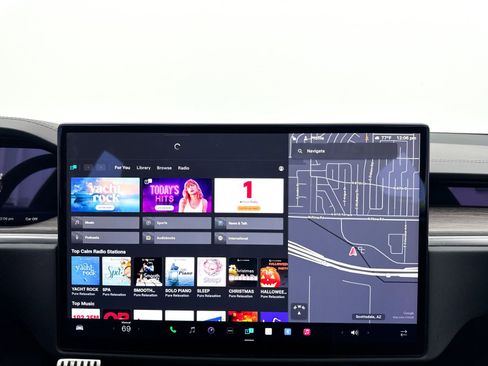 Used 2022 Tesla Model S image 5