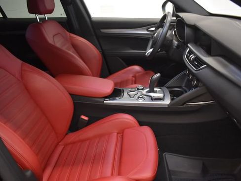 Used 2024 Alfa Romeo Stelvio Ti w/ Performance Driving Package AWD/4WD image 19