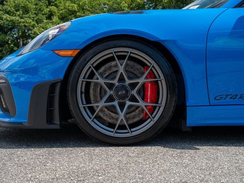 Certified 2025 Porsche 718 Cayman GT4 RS w/ Chrono Package RWD image 11