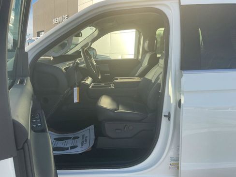 New 2026 Ford Expedition Active AWD/4WD image 8