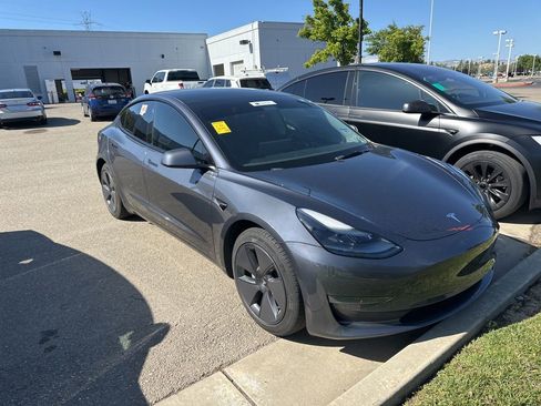 Used 2023 Tesla Model 3 Standard Range RWD image 1