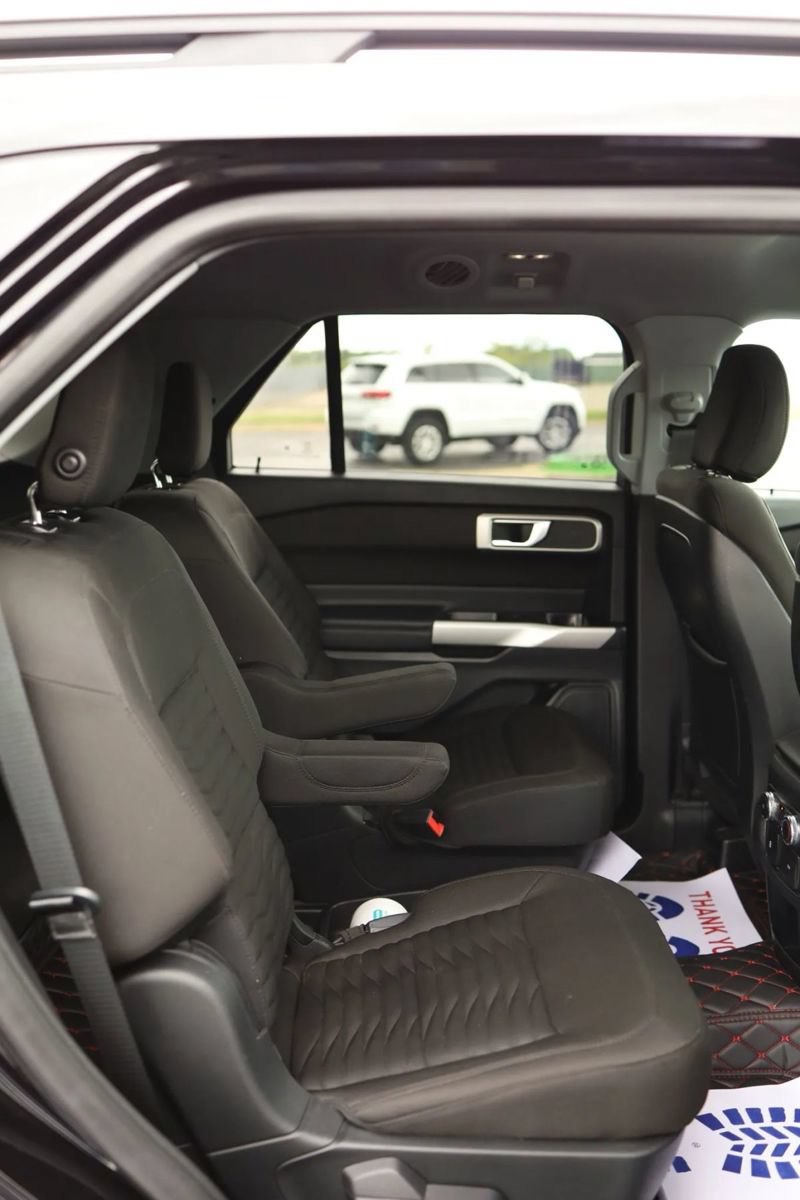 Used 2020 Ford Explorer XLT w/ Comfort Package AWD/4WD image 39