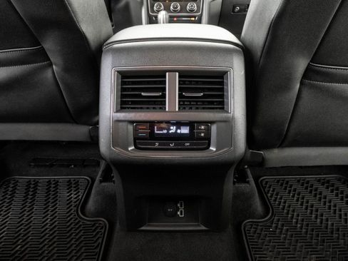 Used 2018 Volkswagen Atlas SE FWD image 17