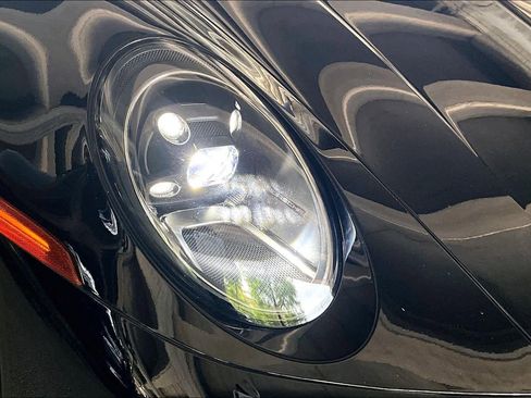 Used 2024 Porsche 911 Carrera RWD image 26