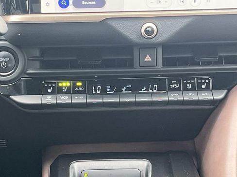 Used 2024 Toyota Crown AWD/4WD image 16