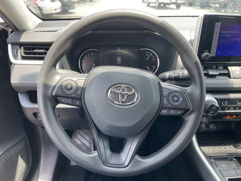 Used 2024 Toyota RAV4 XLE FWD image 25