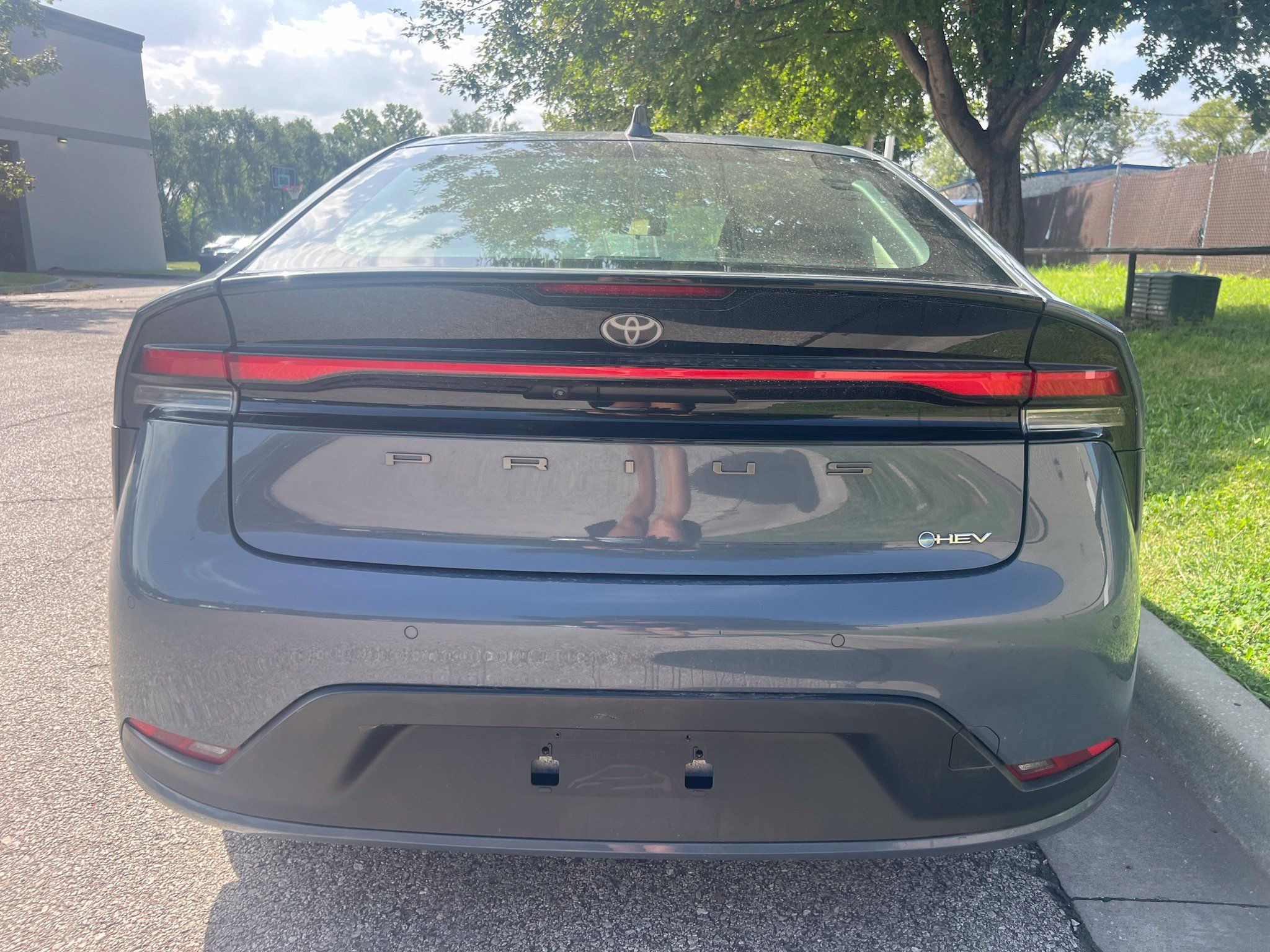 Used 2023 Toyota Prius LE FWD image 6