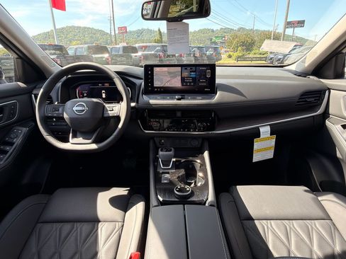 New 2026 Nissan Rogue Platinum AWD/4WD image 13