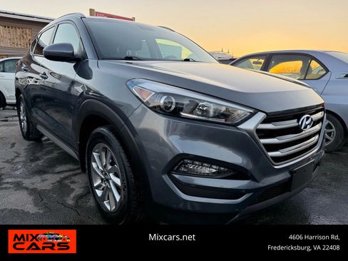Used 2017 Hyundai Tucson SE image 1