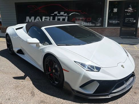Used 2021 Lamborghini Huracan EVO RWD image 1