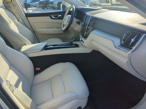 Used 2020 Volvo XC60 T6 Momentum w/ Protection Package Premier AWD/4WD image 26