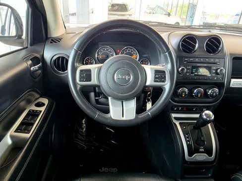 Used 2017 Jeep Compass Latitude AWD/4WD image 14