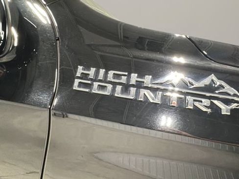 Used 2025 Chevrolet Tahoe High Country AWD/4WD image 39