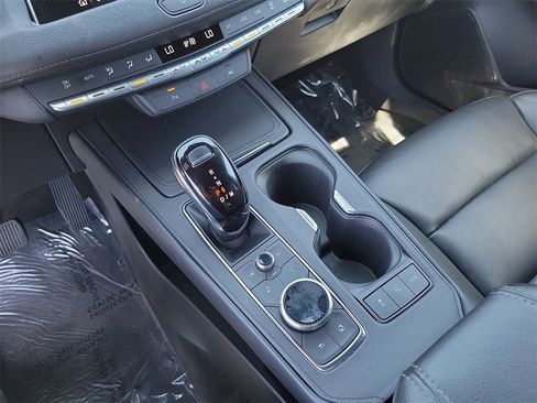 Used 2023 Cadillac XT4 Premium Luxury image 13