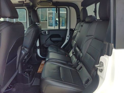 Used 2023 Jeep Gladiator Sport AWD/4WD image 7