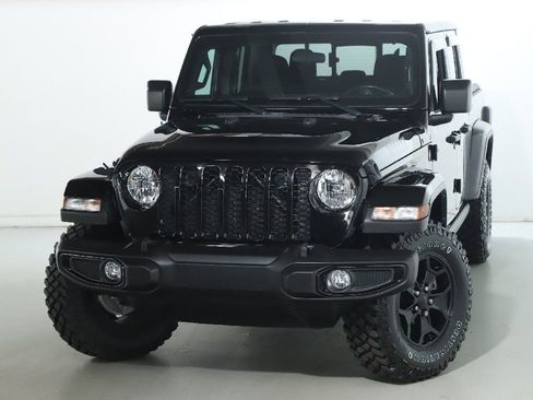 Used 2022 Jeep Gladiator Sport AWD/4WD image 3