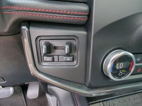 Used 2023 Ford Expedition Limited AWD/4WD image 22
