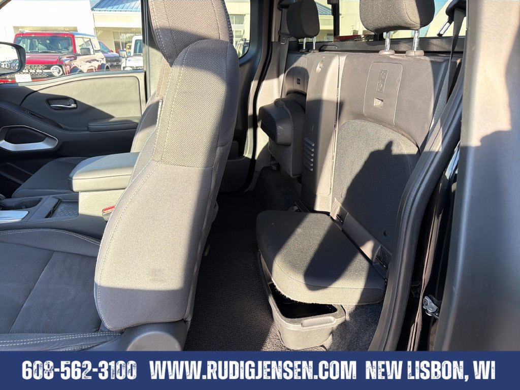 Used 2022 Nissan Frontier SV AWD/4WD image 23