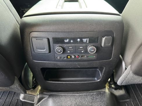 Used 2015 Chevrolet Tahoe LTZ AWD/4WD image 21