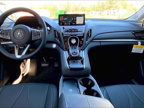 Used 2025 Acura RDX SH-AWD w/ Technology Package image 5
