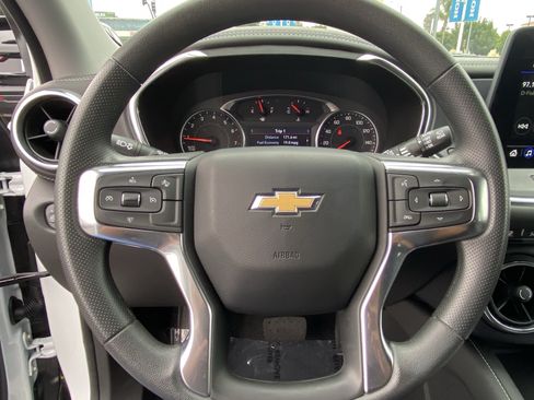 Used 2025 Chevrolet Blazer LT AWD/4WD image 24