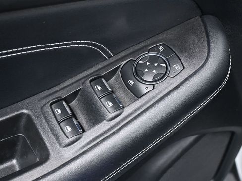 Used 2022 Ford Edge Titanium image 18