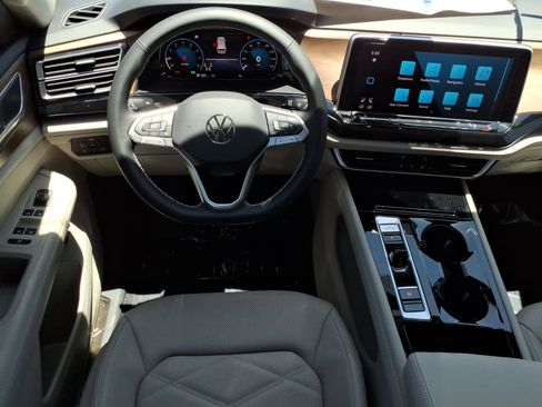New 2026 Volkswagen Atlas SE FWD image 18