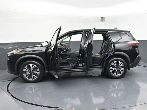 Used 2023 Nissan Rogue SV image 48