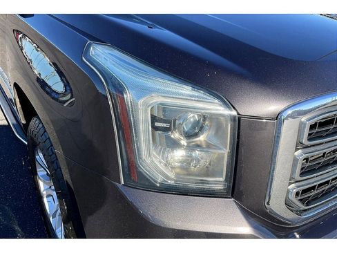 Used 2018 GMC Yukon XL SLT w/ Open Road Package image 30