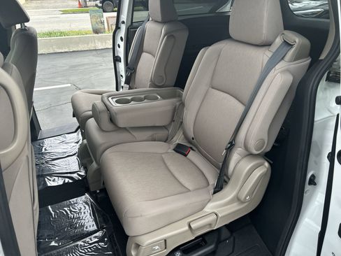 Certified 2023 Honda Odyssey EX image 24
