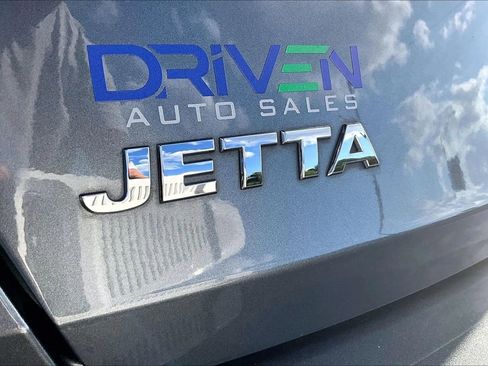 Used 2021 Volkswagen Jetta SE FWD image 32