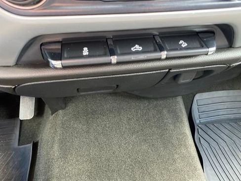 Used 2017 GMC Sierra 1500 SLE w/ SLE Value Package AWD/4WD image 22