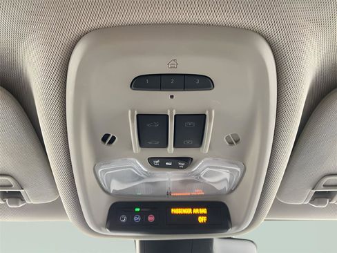 Used 2022 Buick Encore GX Essence w/ Experience Buick Package image 32