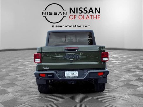 Used 2022 Jeep Gladiator Sport AWD/4WD image 25